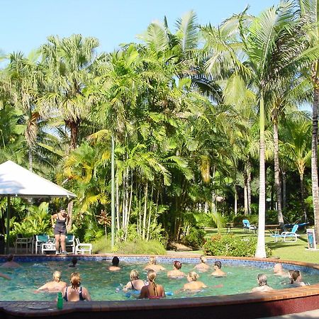 Ingenia Holidays Cairns Coconut Kültér fotó The pool at the resort