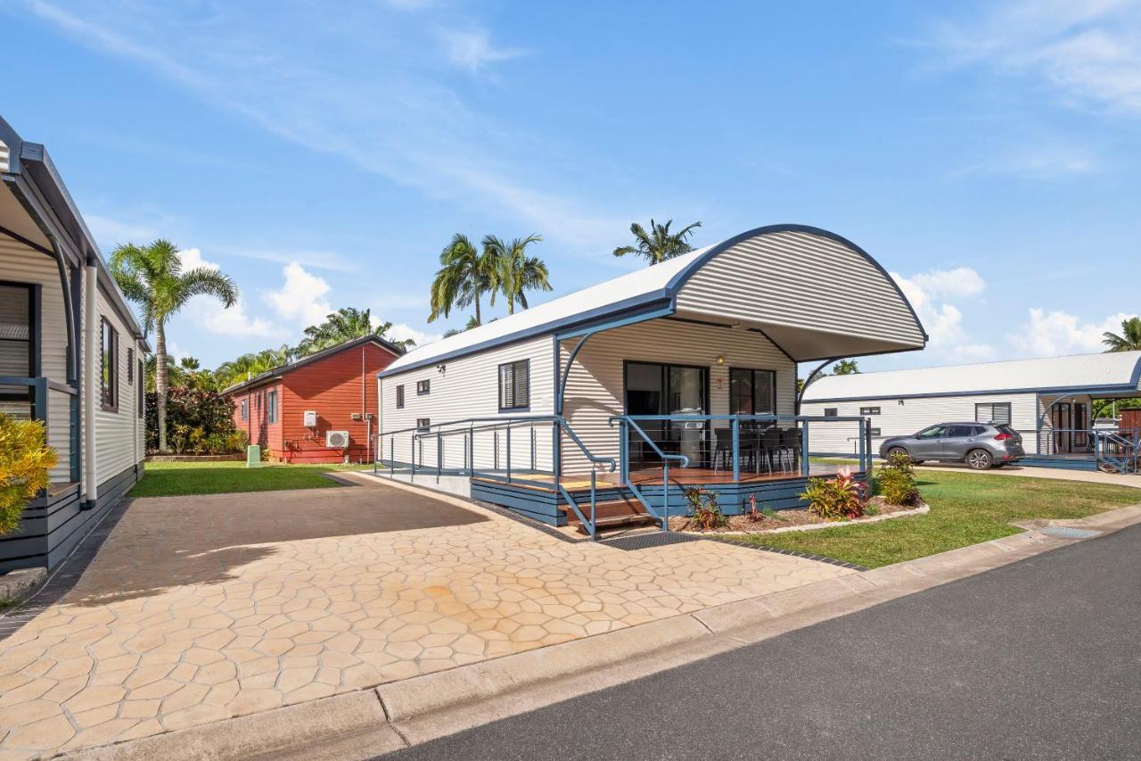 Ingenia Holidays Cairns Coconut Kültér fotó A typical park home