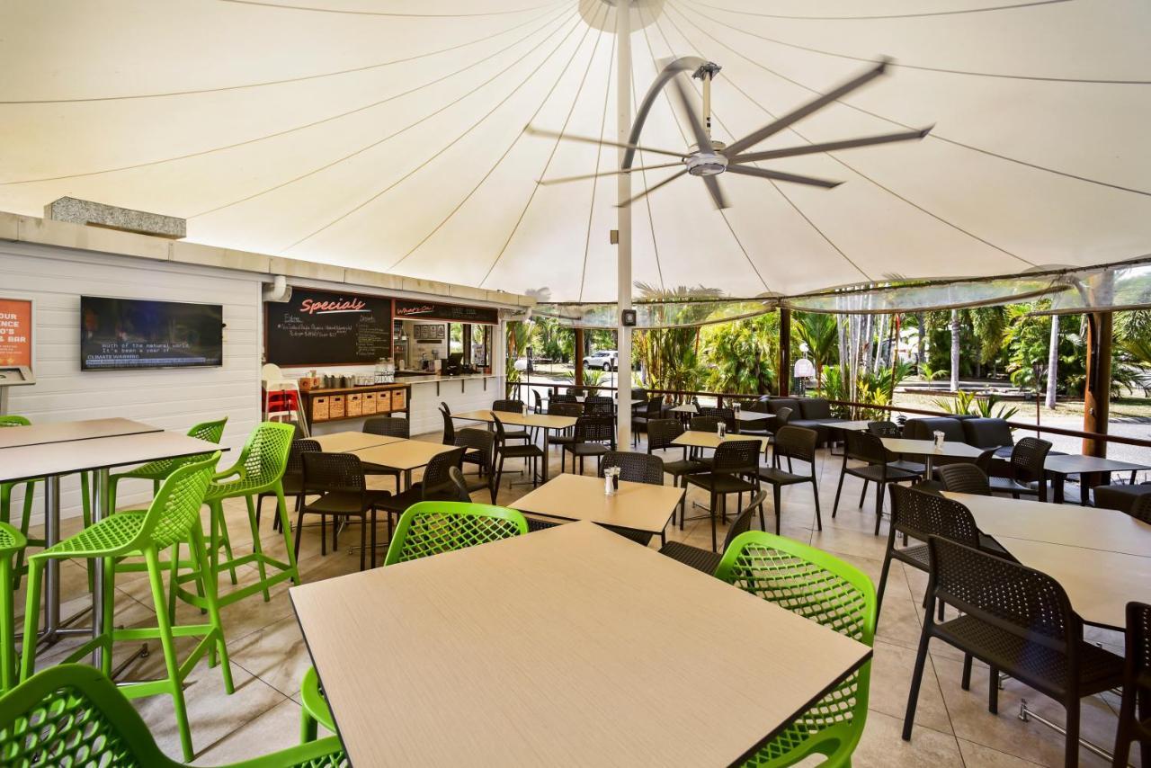 Ingenia Holidays Cairns Coconut Kültér fotó The Village Green