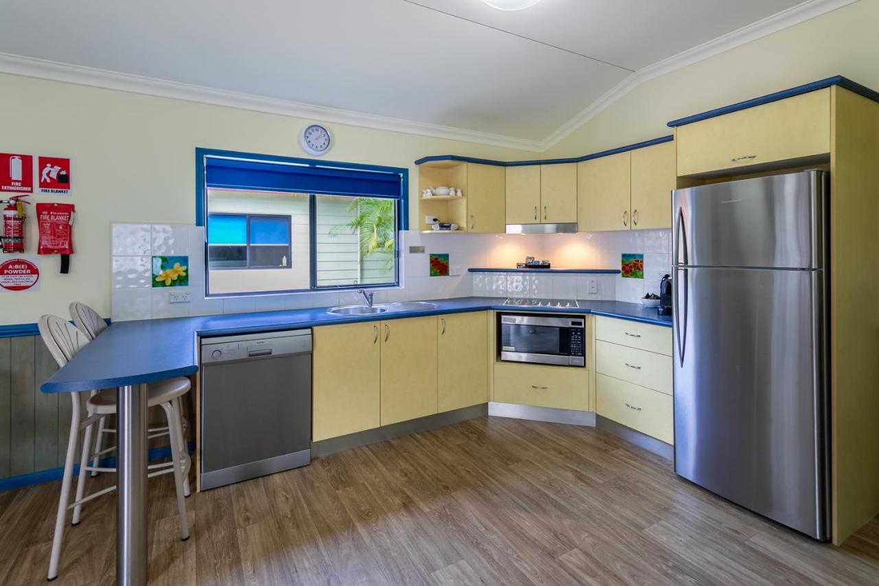 Ingenia Holidays Cairns Coconut Kültér fotó A modern Australian kitchen
