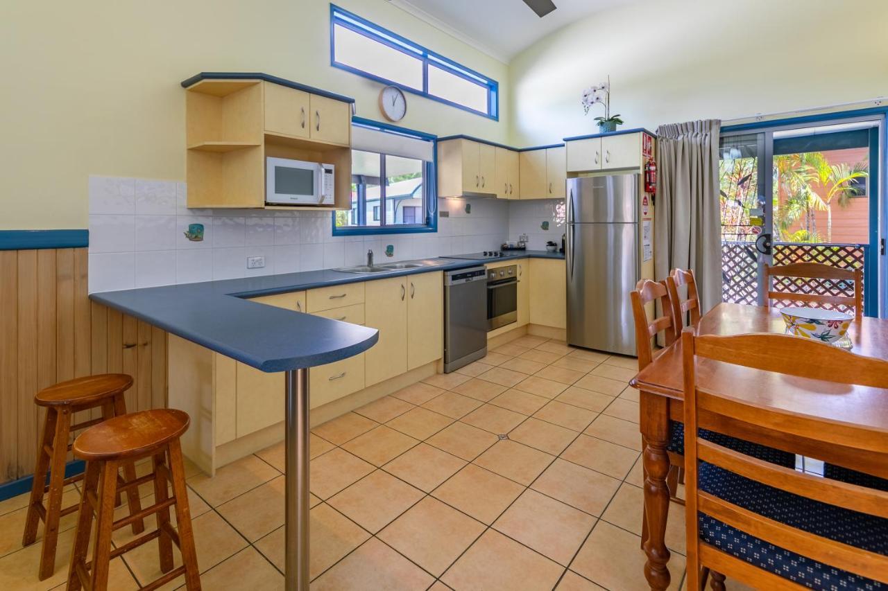 Ingenia Holidays Cairns Coconut Kültér fotó A kitchen in a typical Australian home